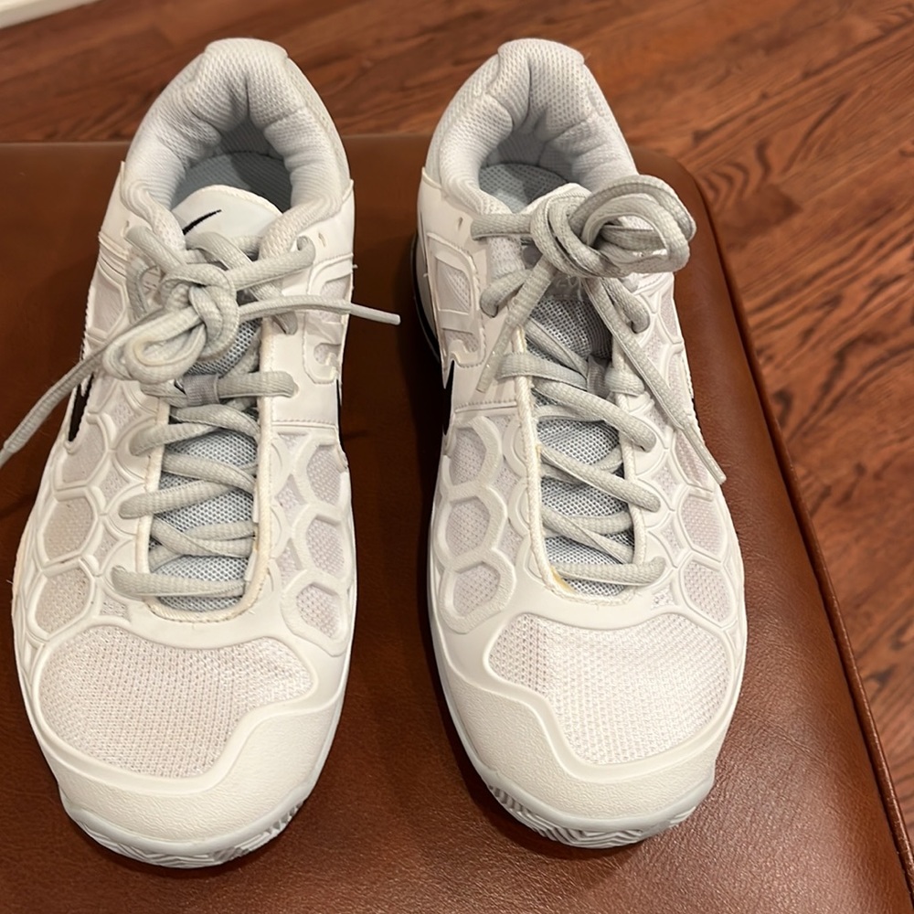 White with black trim Nike Air Zoom Breathe 2K11 Tennis shoes  - Size 6 - Picture 2 of 11